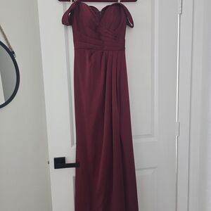 Elegant Burgundy Strapless Evening Gown